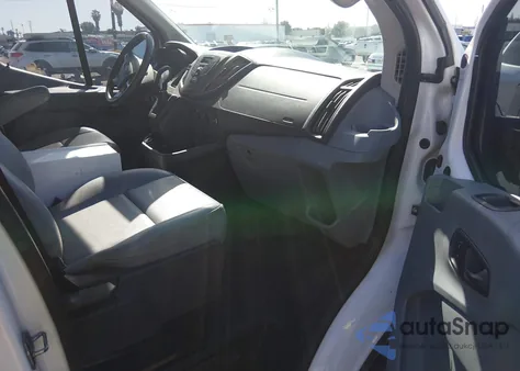 2018 Ford Transit-250 z USA, uszkodzony, nr VIN 1FTYR1YM5JKB16192